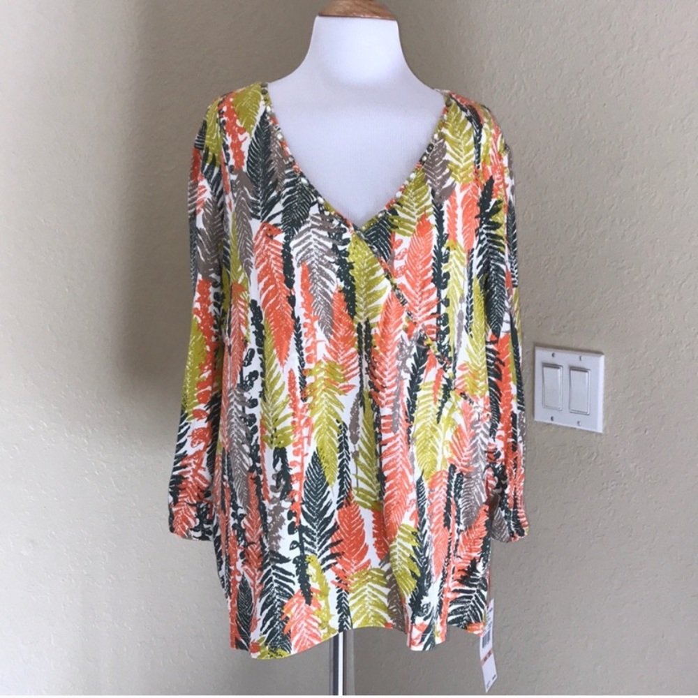 Hearts of Palm Woman | Embellished Leaf Top 2X
